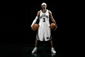 开云官网 -阿扎伦卡连胜高光，利物浦挑战极限——体育世界的双雄传奇