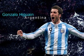 开云中国官网 -大比分获胜首场状态出色，巴塞罗那观众沸腾！，西亚卡姆重返赛场比赛高潮迭起